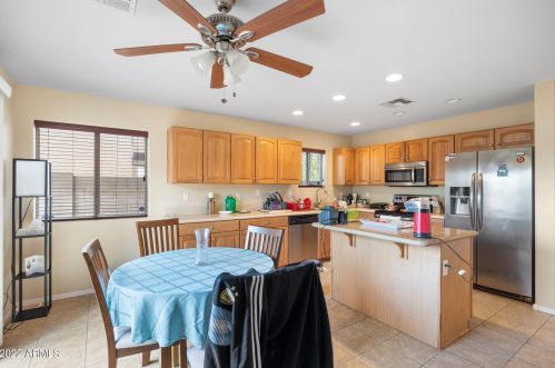 7302 37 Dr, Phoenix AZ 85029-3111 exterior