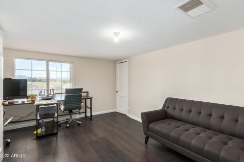 819 3rd Ave, Phoenix AZ 85023-6204 exterior