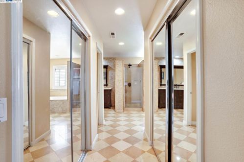 2349 Pacifica Ct, San Leandro CA 94577 exterior