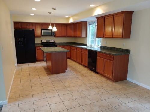 7 Ludlow St, Worcester MA 01603-1123 exterior