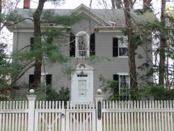 376 Newtonville Ave, Newton, MA 02460-1941