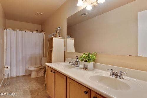 1713 Cielo Grande Ave, Phoenix AZ 85024-7555 exterior