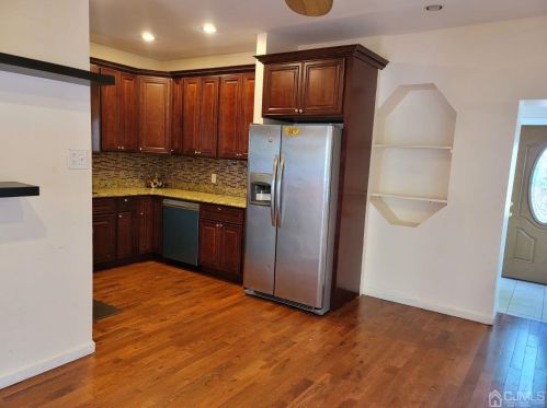 42 Larch St, Carteret NJ  07008-2465 exterior