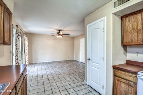 7330 Coolidge St, Phoenix AZ 85015-3845 exterior