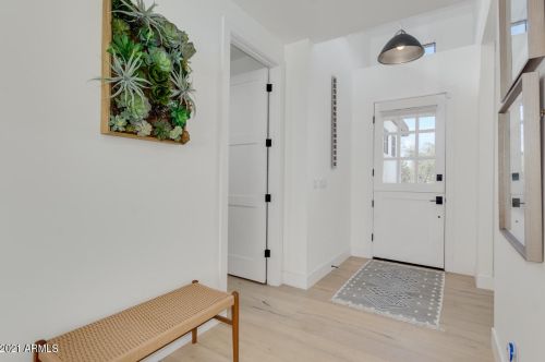 4013 49 Pl, Phoenix AZ 85018-2965 exterior