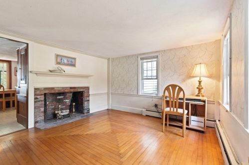 379 Main St, Groveland MA 01834-1428 exterior