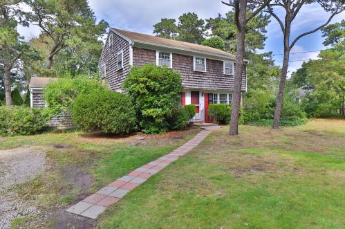 62 Long Rd, Harwich, MA 02645-3213