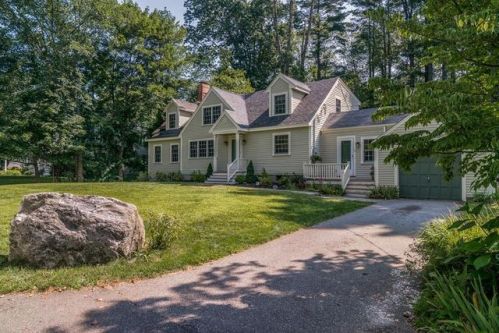 9 Mohawk Dr, Acton MA  exterior