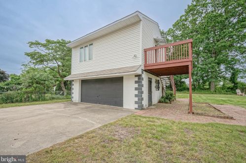 431 Meadowcroft Rd, West Deptford NJ 08096-4007 exterior