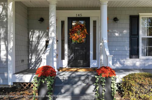 145 Church St, Tinton Falls, NJ 07704-3403