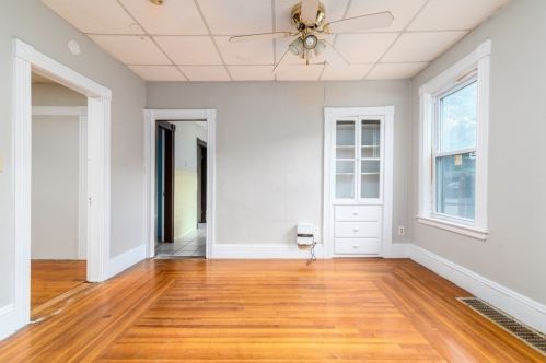 21 Whipple St, Worcester MA 01607-1339 exterior