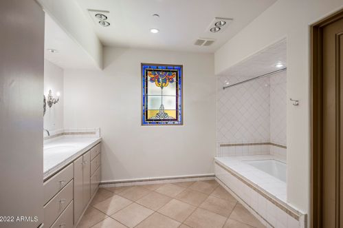 2020 Bethany Home Rd, Phoenix AZ 85014-2434 exterior