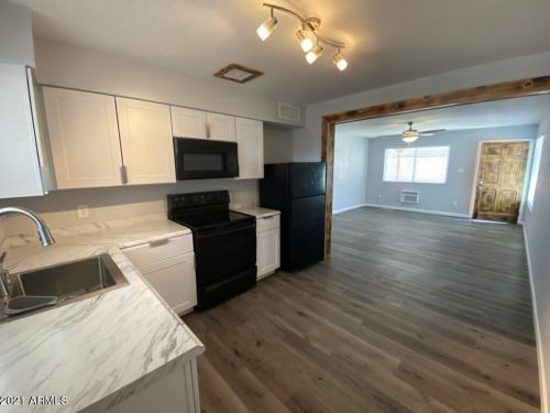 412 17 Dr, Phoenix AZ 85029-5931 exterior