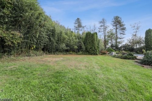 4 Pheasant Ln, Milford NJ  08848-1554 exterior