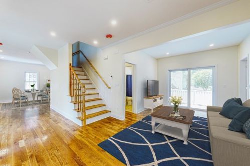 6 Pine Grove St, Milton MA  02186-4314 exterior