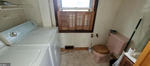 1111 Hessian Ave, West Deptford NJ  08093-1930 exterior