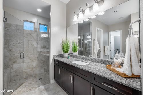 22421 30 St, Phoenix AZ 85050-4405 exterior