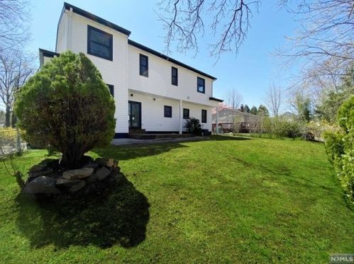 73 Merritt Ave, Cresskill NJ  07626-2419 exterior