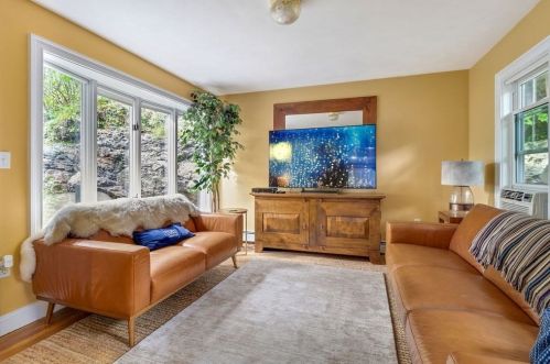 469 Boylston St, Newton, MA 02459-2739