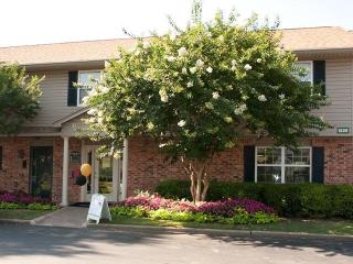 1225 Willowbrook Dr, Huntsville AL  35802-3812 exterior