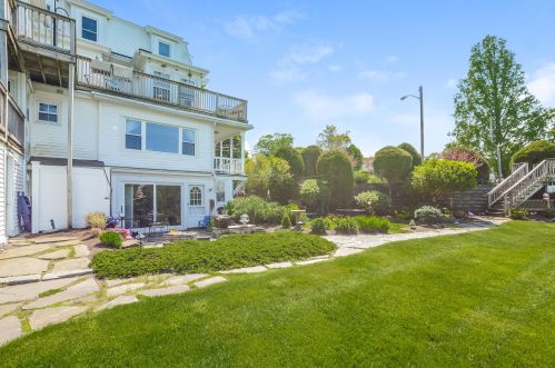 204 Sandwich St, Plymouth MA 02360-2424 exterior