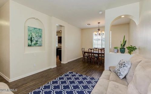 7423 27th Way, Phoenix AZ  85042-5963 exterior