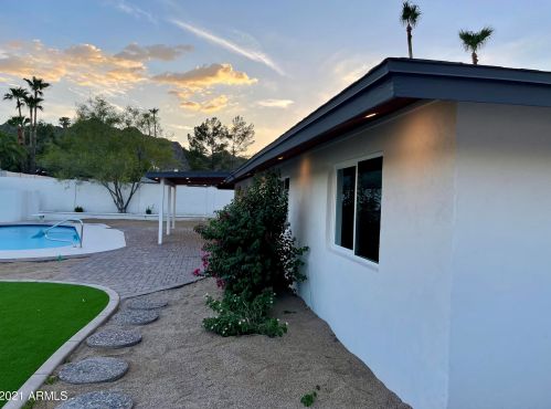 2501 Beryl Ave, Phoenix AZ  85028-3714 exterior