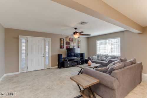 3825 Elm St, Phoenix AZ 85033-2112 exterior