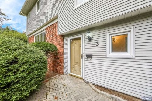 3 Haight Pl, Cresskill NJ  07626-1147 exterior