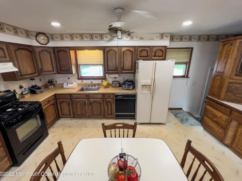 44 Citadel Dr, Jackson Twp NJ 08527-1843 exterior