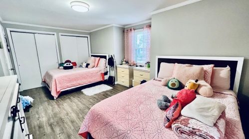 11 Grove Ave, Montgomery MA  01085-1308 exterior