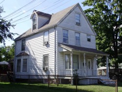 49 Cross St, Newton, MA 02465-2101