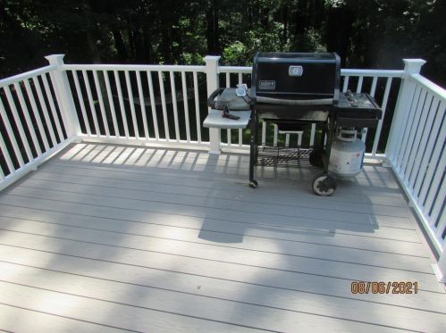 1060 Rocky Woods St, Taunton MA  02780-8200 exterior