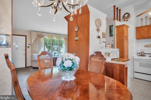 228 Somerset Rd, West Deptford NJ 08096-6066 exterior