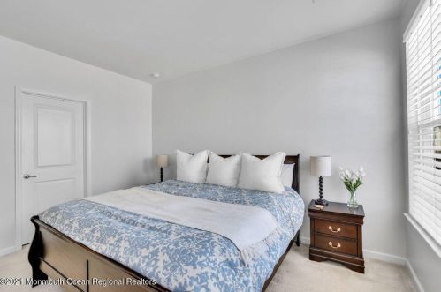 44 Kyle Dr, Tinton Falls NJ 07712-7535 exterior