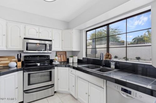 15026 19th Way, Phoenix AZ  85022-3905 exterior