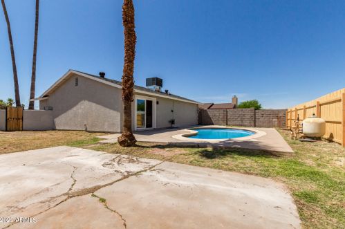 5227 47 St, Phoenix AZ 85040-4159 exterior