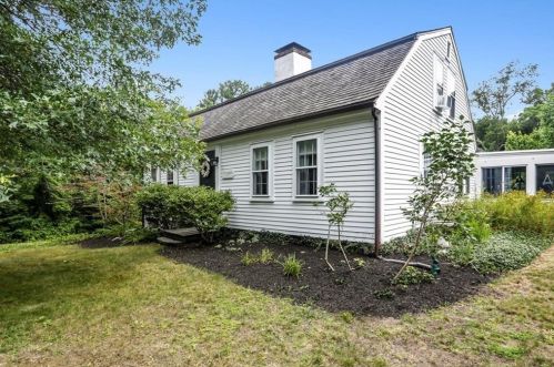 563 Spring St, Marshfield, MA 02050-5857