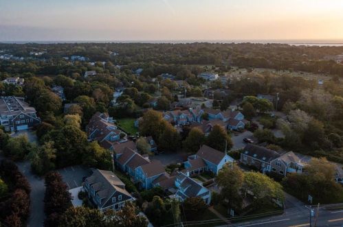6 Munson Meeting, Chatham MA exterior