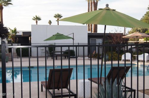 1250 Bethany Home Rd, Phoenix AZ  85014-2045 exterior