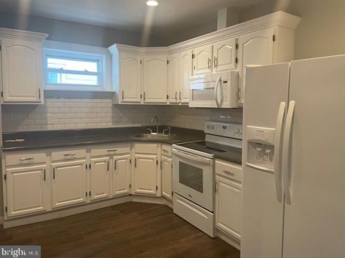 322 High St, West Deptford NJ  08096-2226 exterior