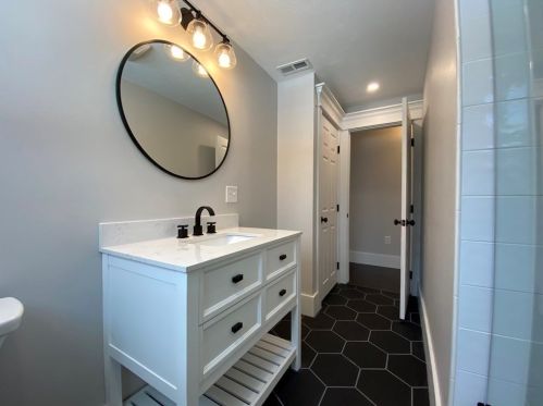 332 East St, West Bridgewater MA  02379-1808 exterior