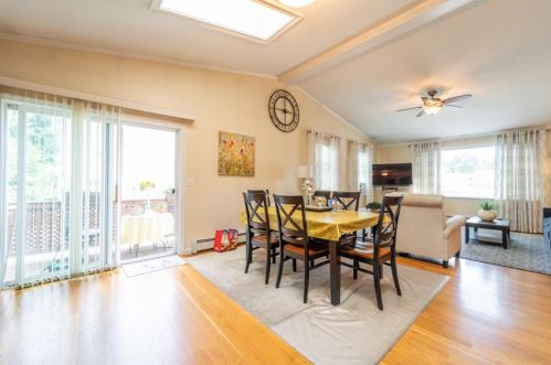 44 Rudolph St, Worcester MA 01604-3126 exterior