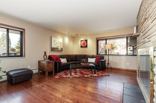 9164 Tufts Ave, Englewood, CO 80111-1210