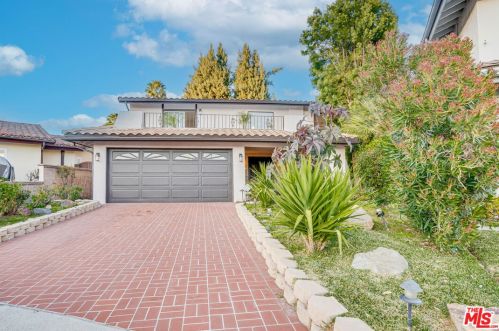 5622 Royer Ave, Woodland Hills, CA 91367-4239