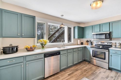 5 Scadding St, Taunton MA 02780-1100 exterior