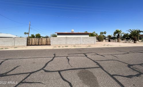 3002 Charter Oak Rd, Phoenix AZ 85032-7449 exterior