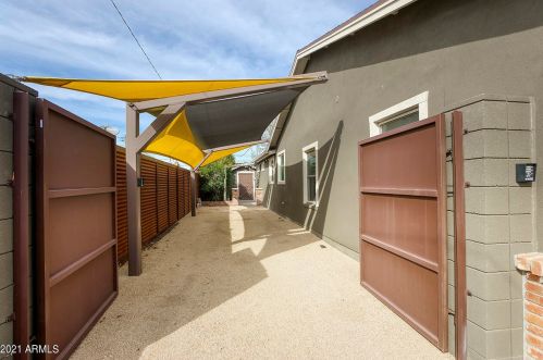 2728 Amelia Ave, Phoenix AZ 85033-3405 exterior