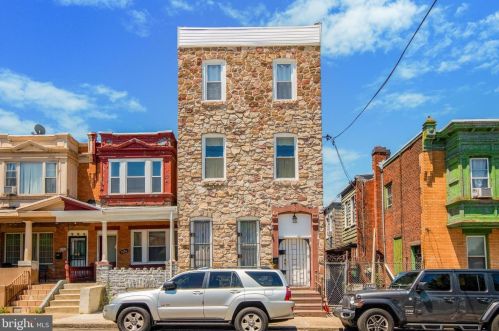 3040 6th St, Philadelphia, PA 19133-2825