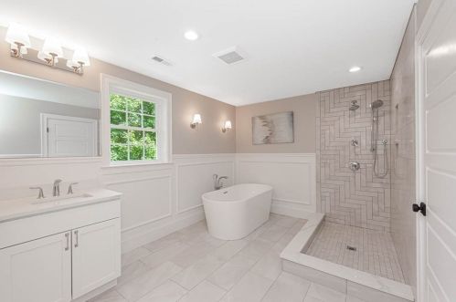 53 Lantern Ln, Arlington MA 02474-1806 exterior